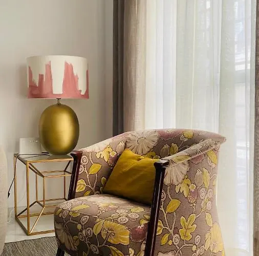 Palacio Caballeros. Parking/wifi Διαμέρισμα *